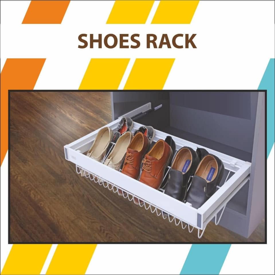 Pull-out shoe rack